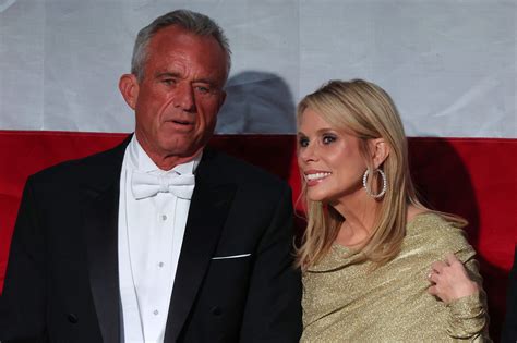 Cheryl Hines Uses Nude RFK Jr. to Advertise Her MAHA Candles